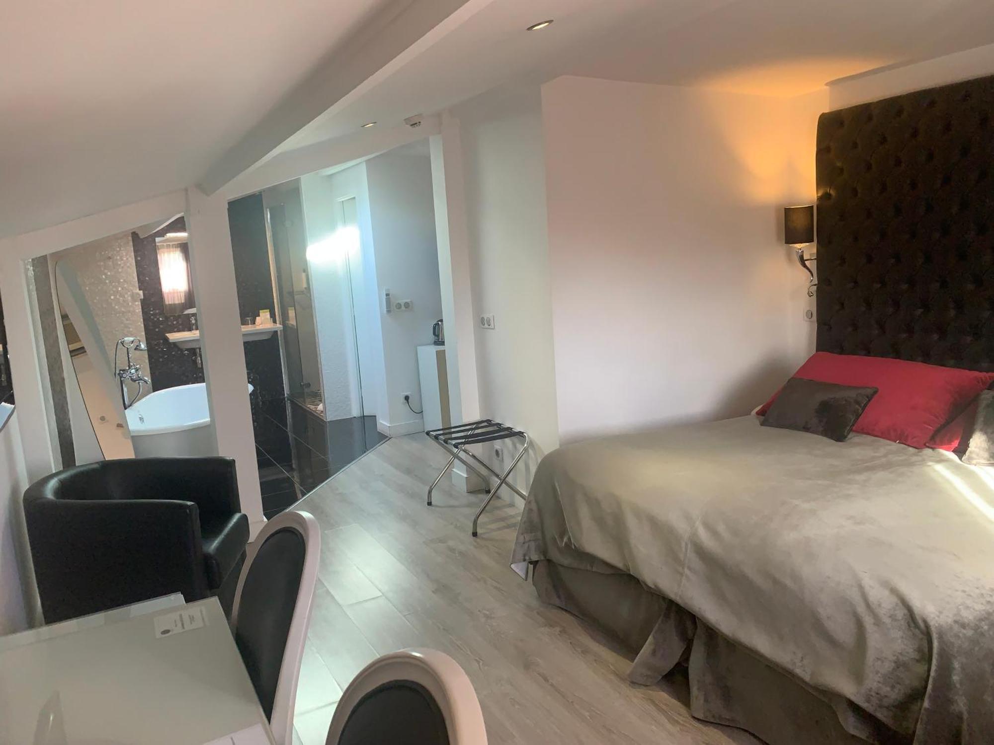 Les Criquets Hotel & Spa Бланкфор Екстериор снимка