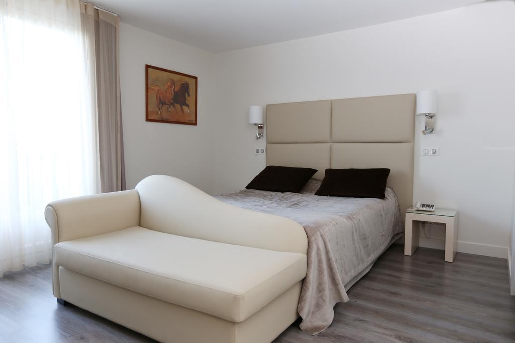 Les Criquets Hotel & Spa Бланкфор Екстериор снимка